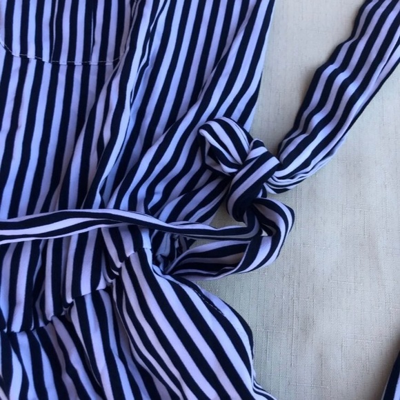 2/$20 Spense size 6 cropped pant jumpsuit - Picture 2 of 6